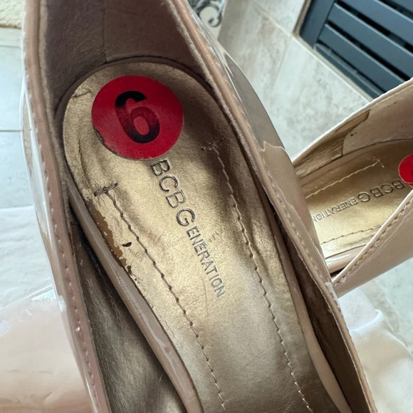 BCBGeneration Heels Beige Nude Patent Platform Pointy Toe - Size 6 - Picture 2 of 8
